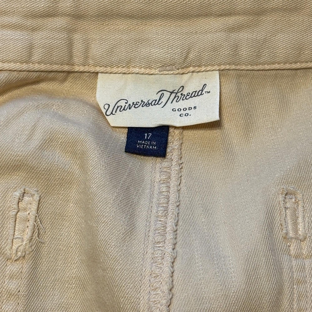 New Universal Thread Goods Co. High Rise Tan Shorts - Picture 4 of 5